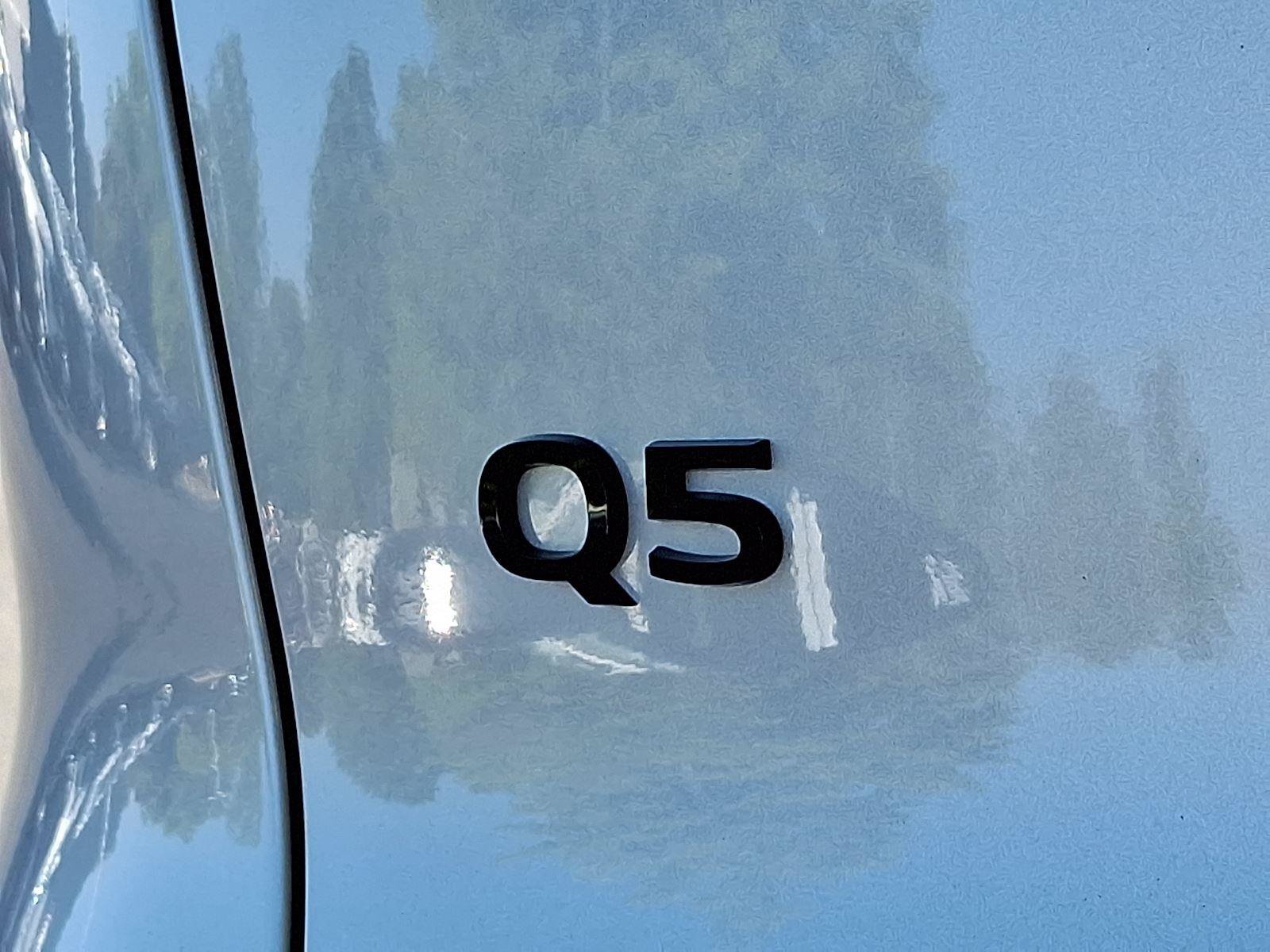 Used 2025 Audi Q5 Premium AWD/4WD image 32