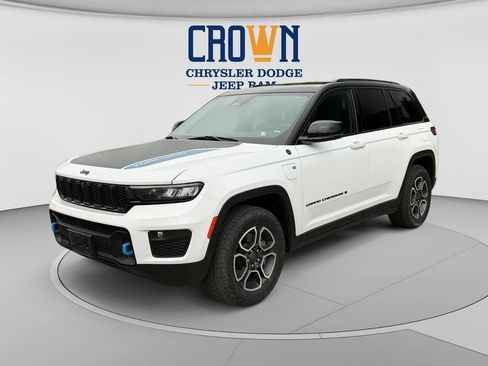 Used 2024 Jeep Grand Cherokee Trailhawk AWD/4WD image 7