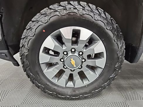 Used 2024 Chevrolet Silverado 2500 Custom w/ Custom Value Package image 39