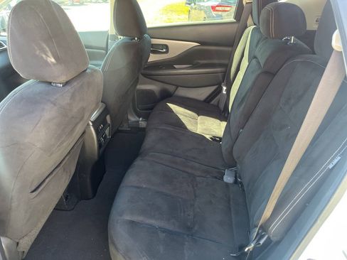 Used 2019 Nissan Murano S AWD/4WD image 10
