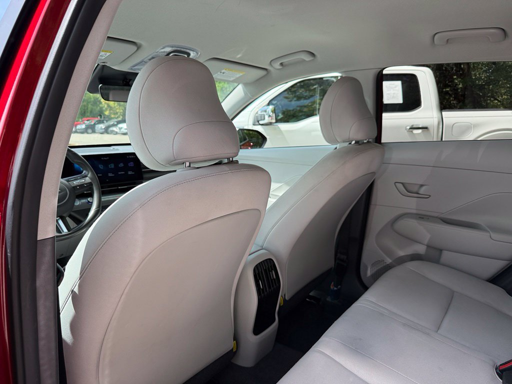 Used 2025 Hyundai Kona SEL FWD image 31