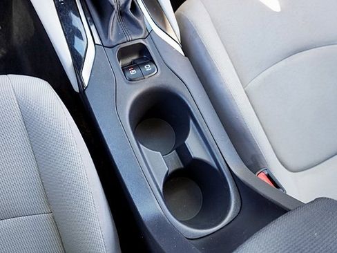 Used 2022 Toyota Corolla Cross L image 31