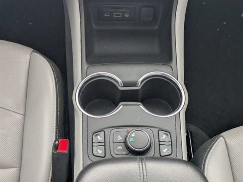 Used 2024 GMC Terrain SLT FWD image 18