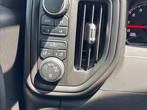 Used 2021 Chevrolet Silverado 1500 Custom Trail Boss w/ LPO, Dark Essentials Package AWD/4WD image 16