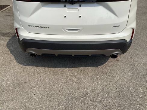 Used 2021 Ford Edge Titanium AWD/4WD image 21