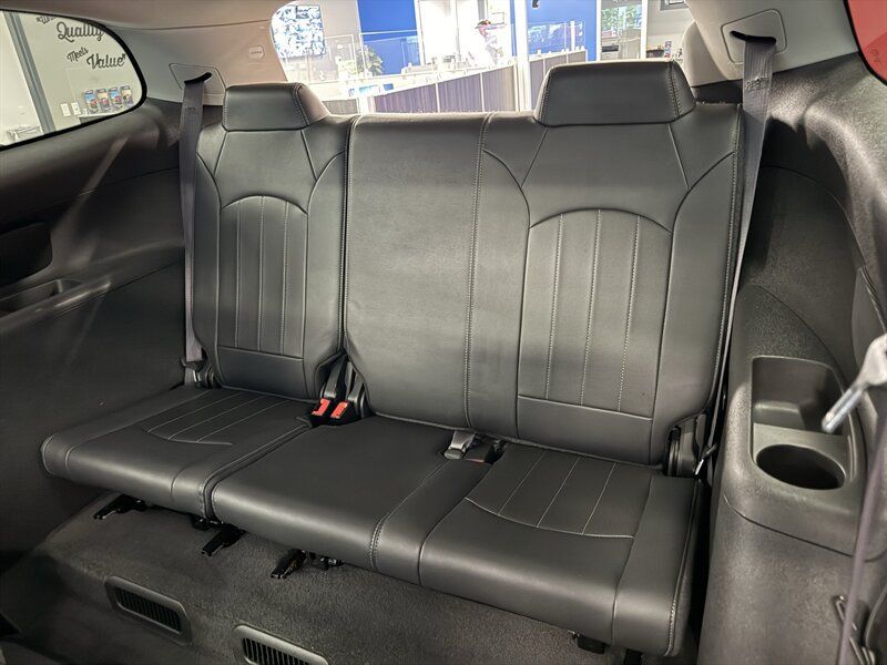 Used 2015 Buick Enclave Leather AWD/4WD image 39