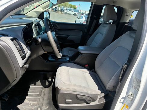 Used 2021 Chevrolet Colorado W/T w/ WT Convenience Package RWD image 15
