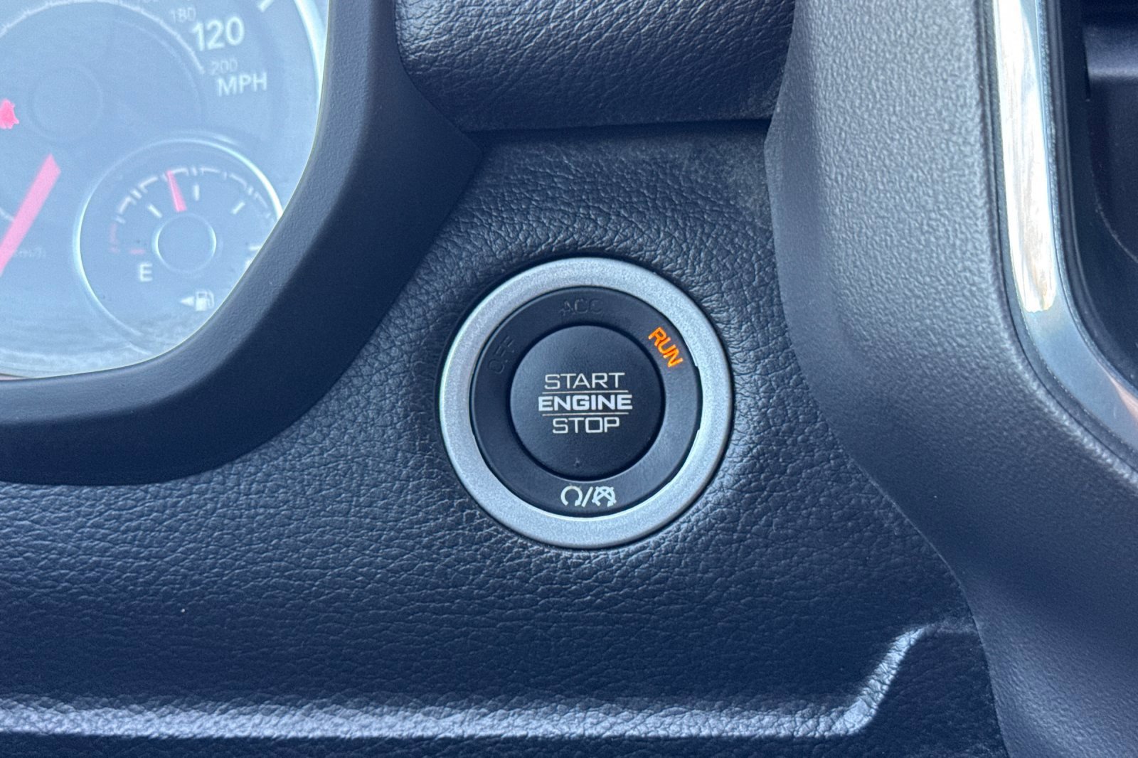 Used 2023 RAM 1500 Laramie AWD/4WD image 22