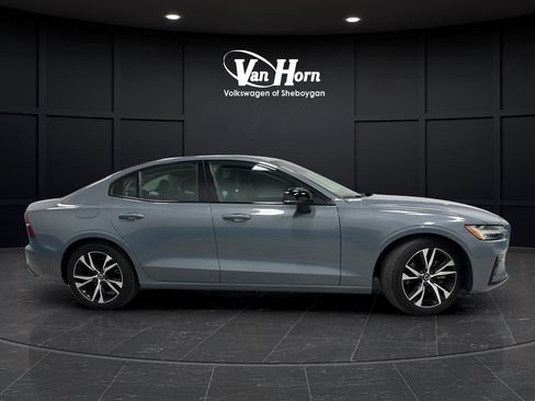 Used 2024 Volvo S60 B5 Plus AWD/4WD image 8