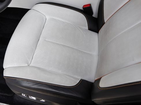 Used 2024 Rolls-Royce Cullinan image 29