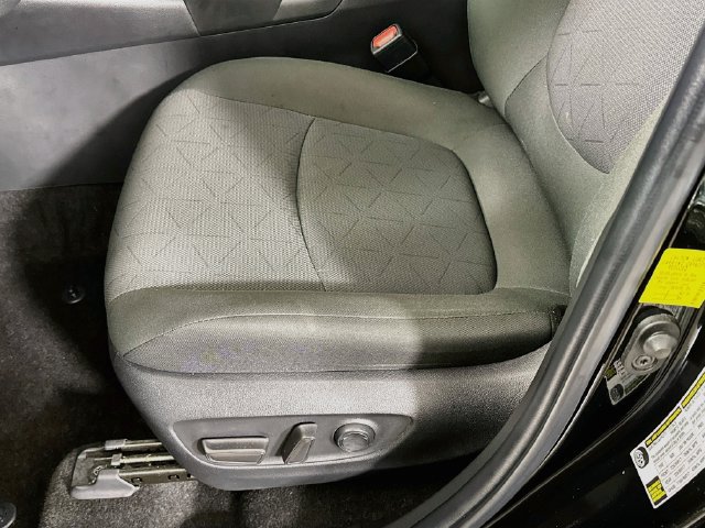 Used 2023 Toyota RAV4 XLE AWD/4WD image 26