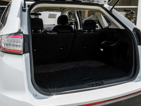 Used 2017 Ford Edge SE image 52