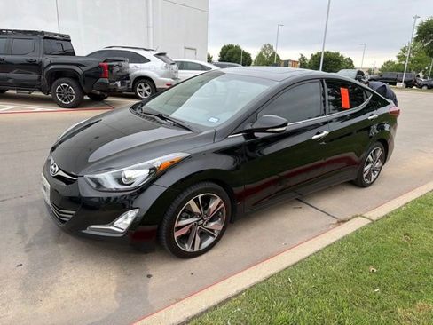 Used 2014 Hyundai Elantra Limited w/ Option Group 03 FWD image 2