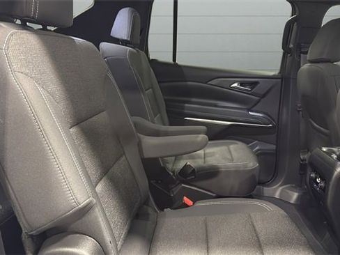 Used 2025 Chevrolet Traverse LT image 30