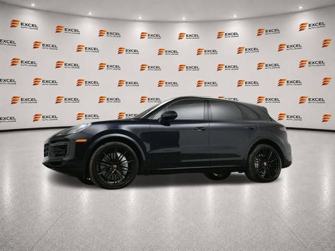 Used 2021 Porsche Cayenne Turbo w/ Premium Package Plus AWD/4WD image 48