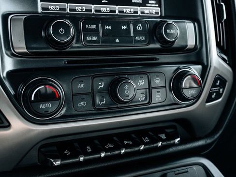 Used 2018 GMC Sierra 2500 Denali w/ Duramax Plus Package AWD/4WD image 35