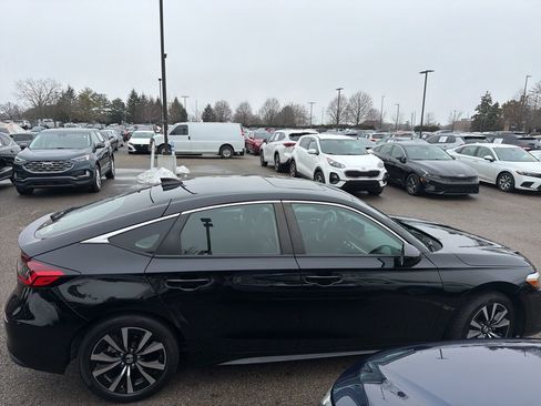 Certified 2023 Honda Civic EX-L image 9