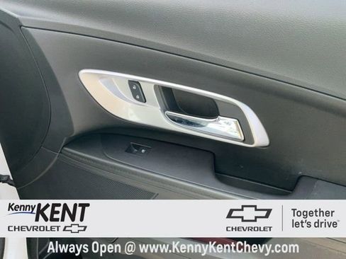 Used 2017 Chevrolet Equinox LS image 14
