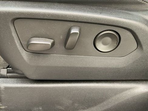 Used 2023 Chevrolet Tahoe Z71 w/ Luxury Package image 30