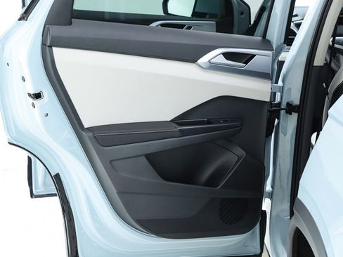 New 2026 Volkswagen Taos SE FWD image 54