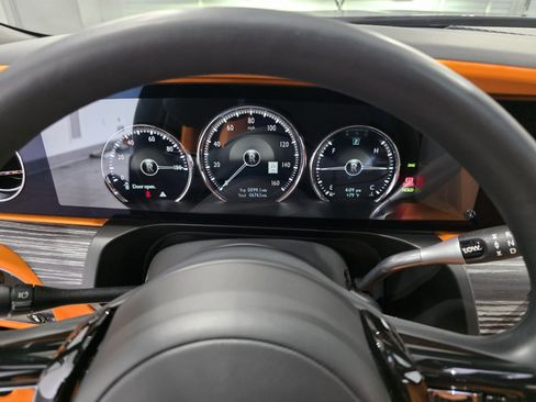 Used 2024 Rolls-Royce Ghost w/ Ghost Package image 21