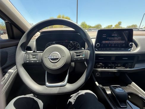 Used 2023 Nissan Rogue SV FWD image 21