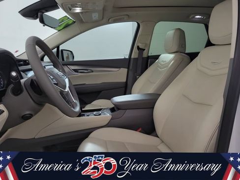 Used 2023 Cadillac XT5 Premium Luxury w/ Technology Package FWD image 15