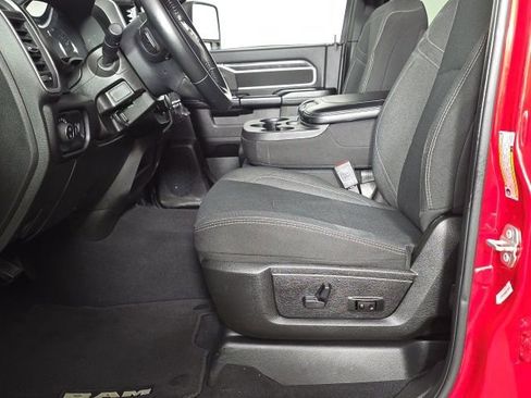 Used 2024 RAM 2500 Big Horn w/ Sport Appearance Package image 24