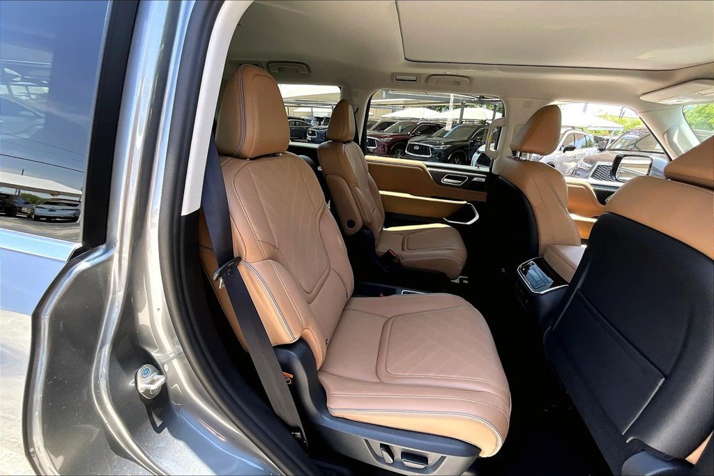 New 2027 INFINITI QX80 Luxe RWD image 17