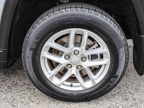 Used 2023 Jeep Grand Cherokee L Laredo w/ Trailer Tow Group (B) AWD/4WD image 8