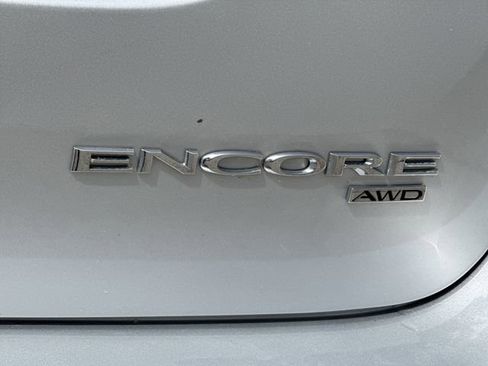 Used 2022 Buick Encore Preferred AWD/4WD image 30
