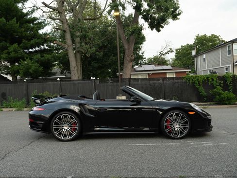 Used 2014 Porsche 911 Turbo image 22