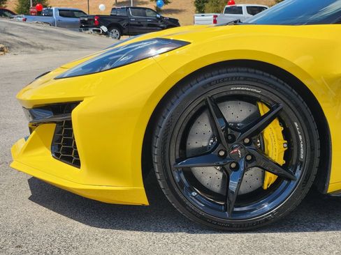 Used 2025 Chevrolet Corvette E-Ray AWD/4WD image 9