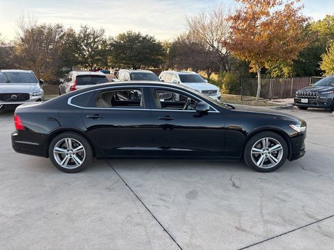 Used 2018 Volvo S90 T5 Momentum w/ Convenience Package image 4