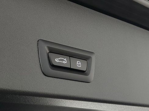 Used 2025 BMW X3 xDrive30i w/ Convenience Package image 25