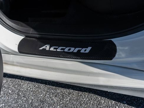 Used 2018 Honda Accord Sport image 12