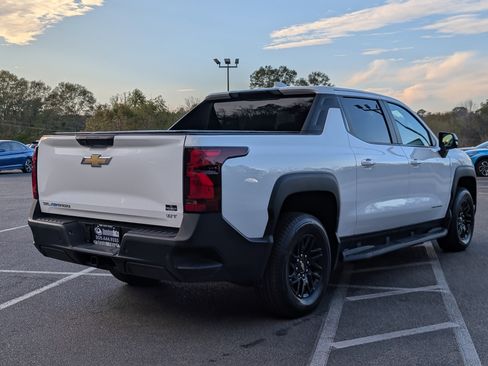 Used 2024 Chevrolet Silverado EV W/T image 11