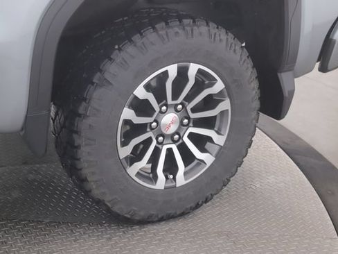 Used 2023 GMC Sierra 1500 AT4 w/ AT4 Preferred Package AWD/4WD image 14