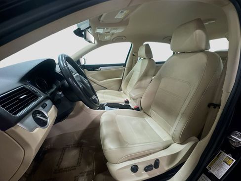 Used 2013 Volkswagen Passat 2.5 SE image 23