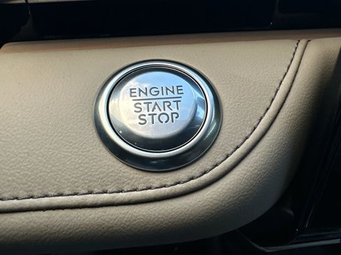 Certified 2025 Lincoln Nautilus Reserve w/ Jet Appearance Package image 24