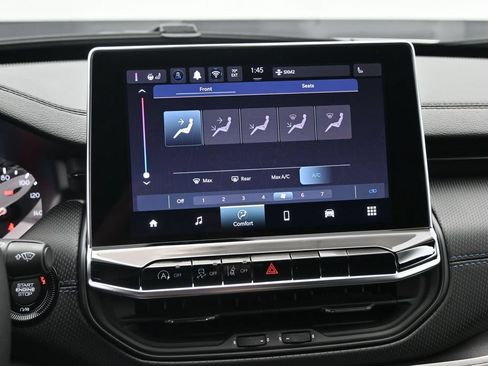 New 2026 Jeep Compass Latitude AWD/4WD image 17