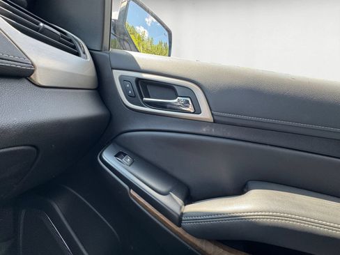 Used 2020 GMC Yukon XL Denali AWD/4WD image 12