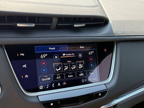 Used 2025 Cadillac XT5 Premium Luxury w/ Technology Package AWD/4WD image 67