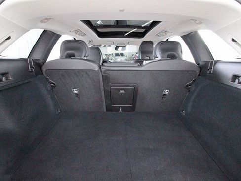 Certified 2025 Volvo XC60 B5 Plus image 33