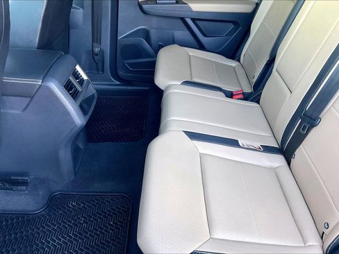 Used 2022 Volkswagen Atlas Cross Sport SEL image 17