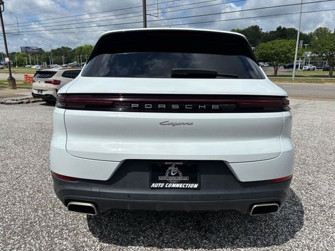 Used 2025 Porsche Cayenne w/ Premium Package Plus AWD/4WD image 4