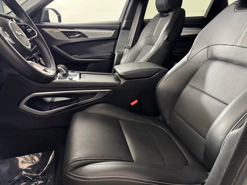 Used 2025 Jaguar F-PACE R-Dynamic S image 27