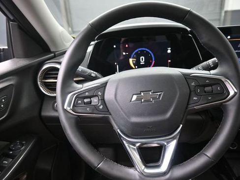 Used 2025 Chevrolet Trax ACTIV w/ Sunroof Package FWD image 8