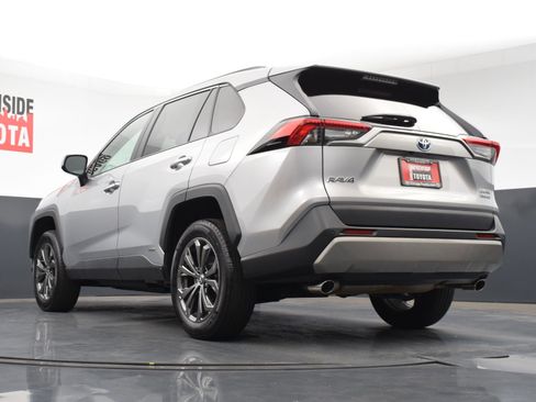 Used 2023 Toyota RAV4 Limited image 30