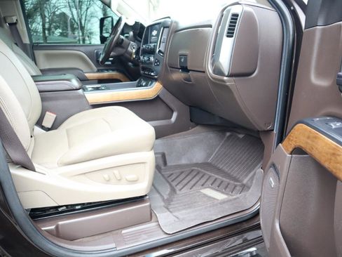 Used 2019 Chevrolet Silverado 2500 LTZ w/ Duramax Plus Package image 16